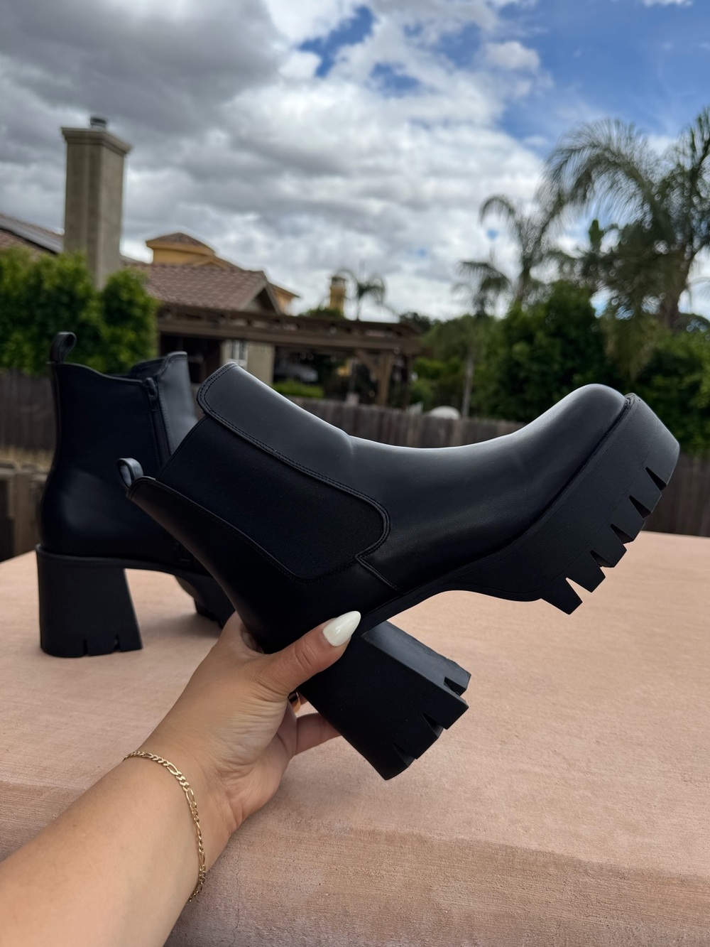 Madden Girl Black Platform Chelsea Ankle Boots - Picture 3 of 6